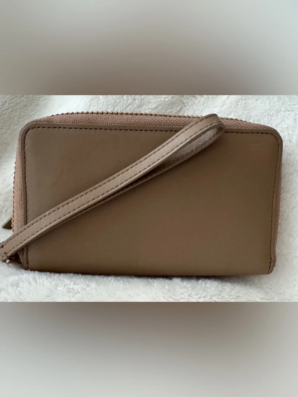 HENRI BENDEL ✨ Taupe Leather Wristlet Wallet - Picture 6 of 7